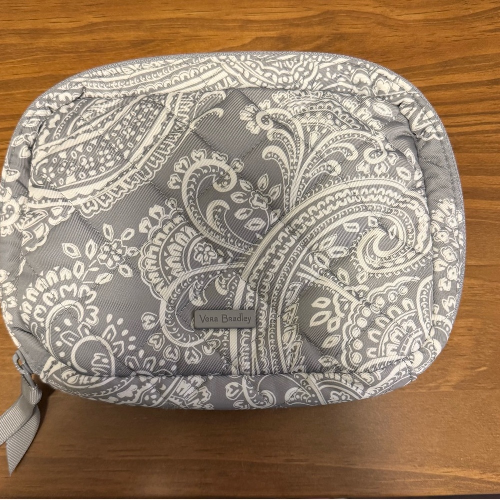 Vera Bradley Light Gray and White Paisley Quilted Tech Pouch